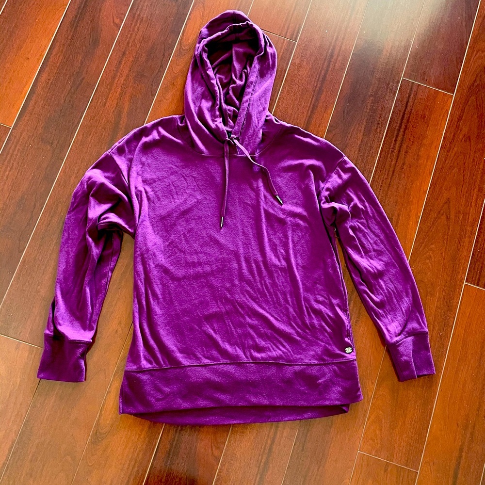 Long sleeved yoga top